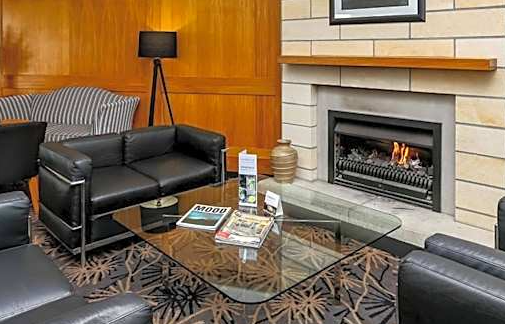 Plymouth International Hotel lounge